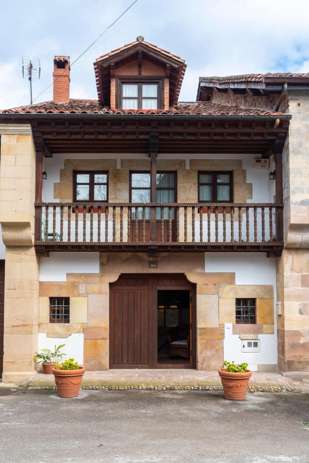 Casa Rural La Carlota Renedo De Cabuerniga Villa Exteriör bild